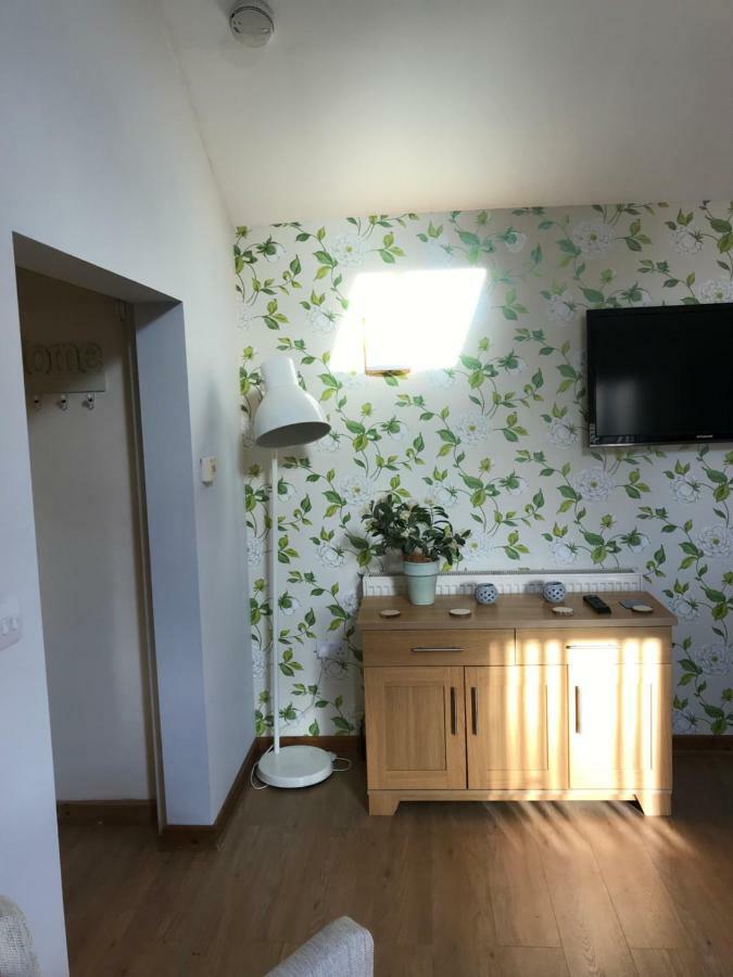The Annex Apartment Is On Cheddar Bridge Apartments Extérieur photo